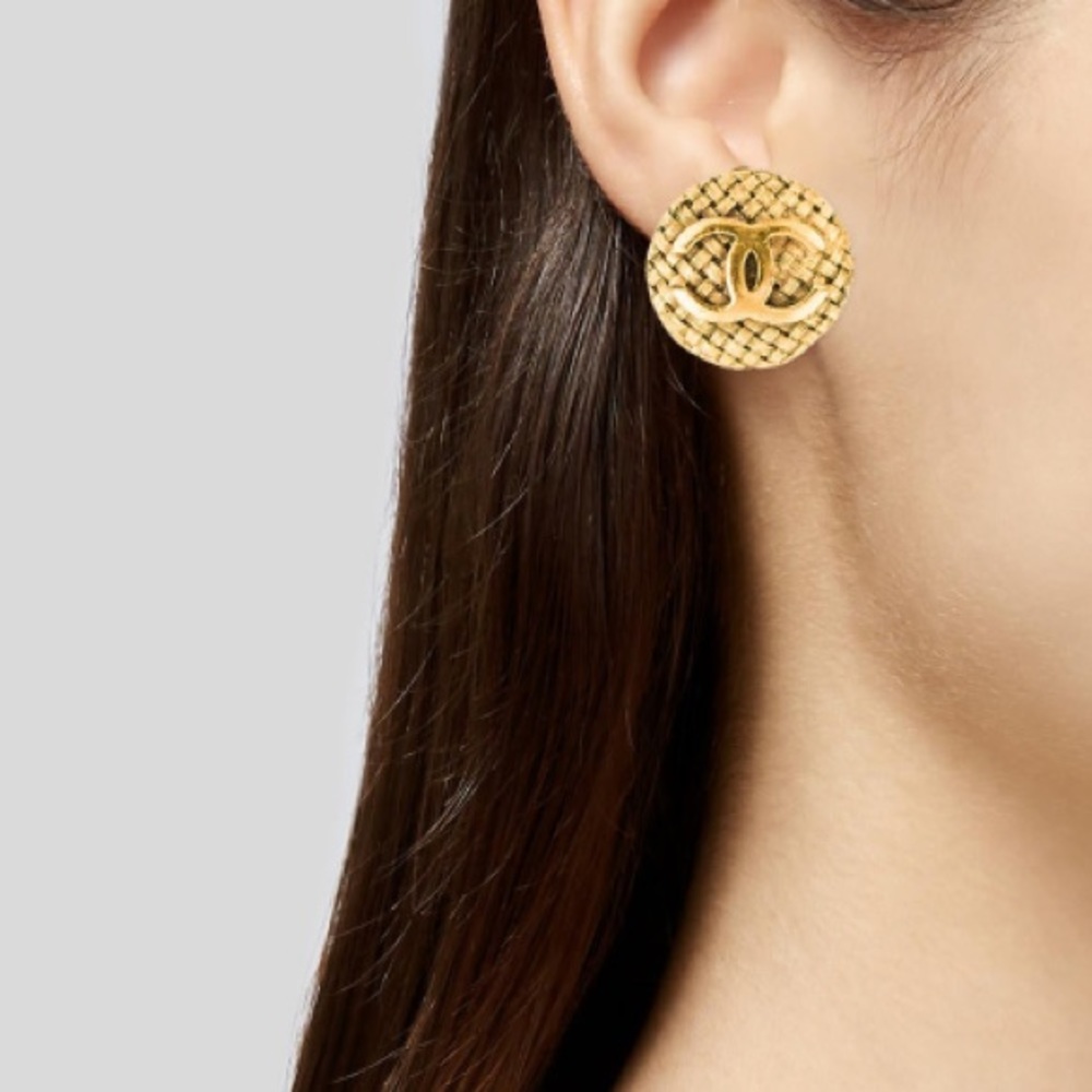 Chanel Vintage Round CC Clip on Earrings